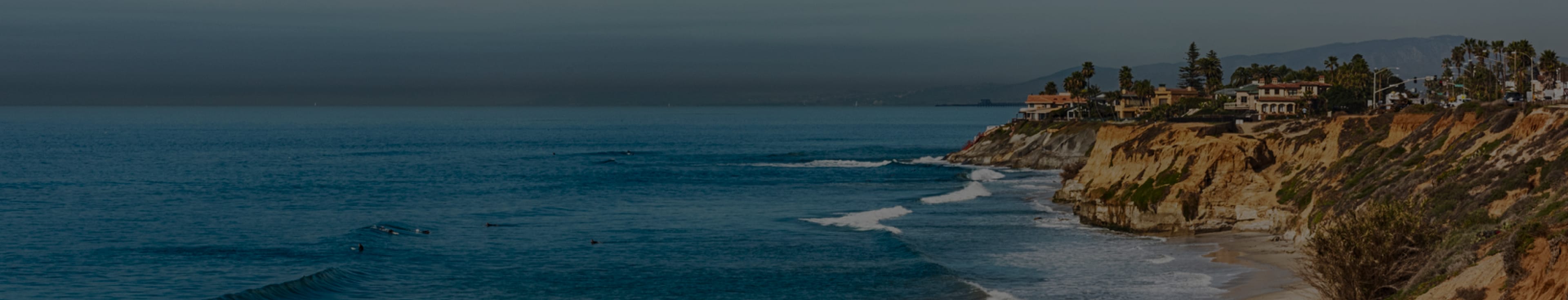 Photo of the california cliffs next to the ocean