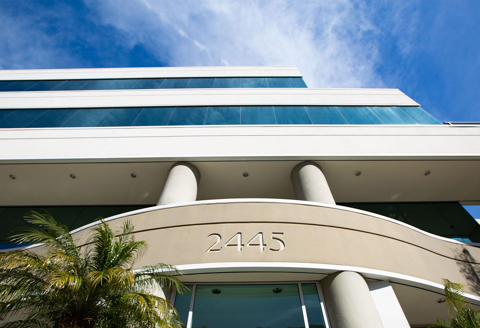 Outside view of the Avalon Lipo & Aesthetics building